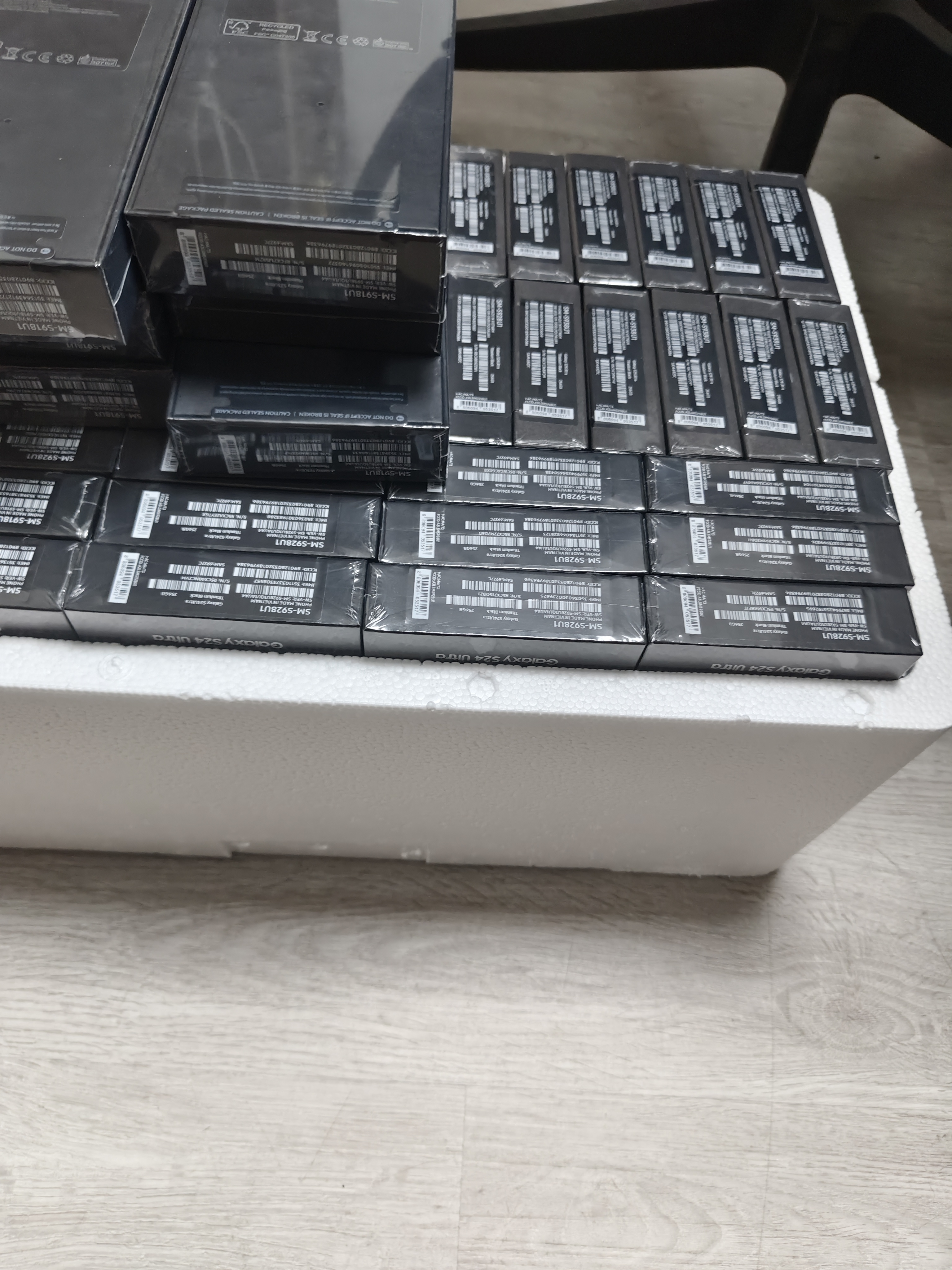 50pcs Samsung S24 Ultra Shipped to Europe