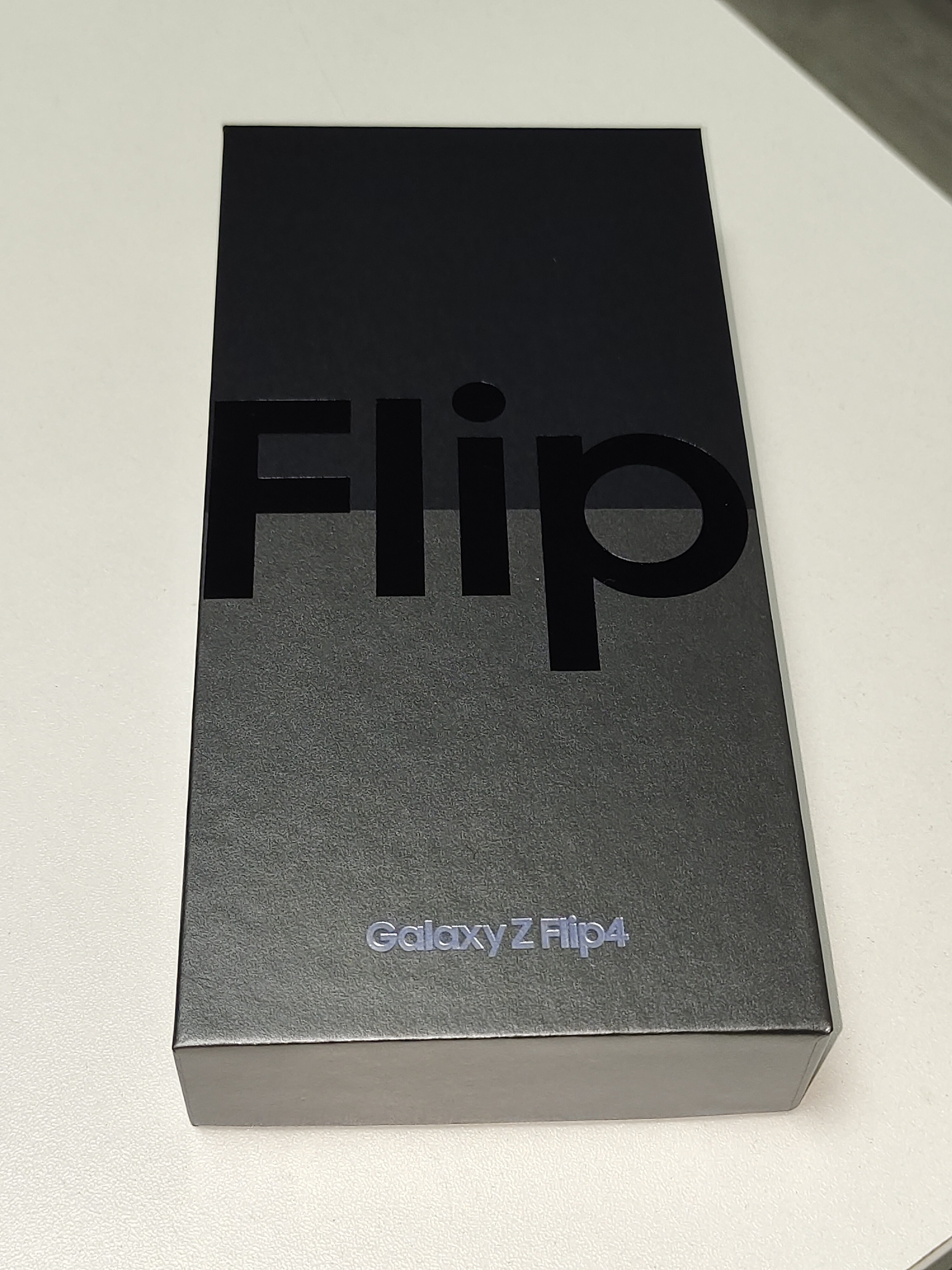 20pcs Samsung Galaxy Z Flip 4 Shipped to Sweden